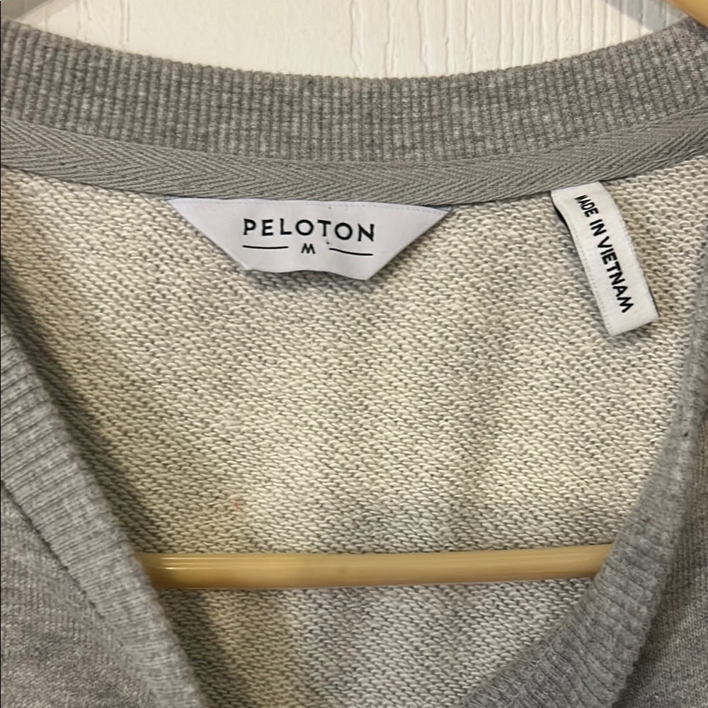Peloton Gray and Pink Women's Pullover Size Medium - Picture 6 of 9